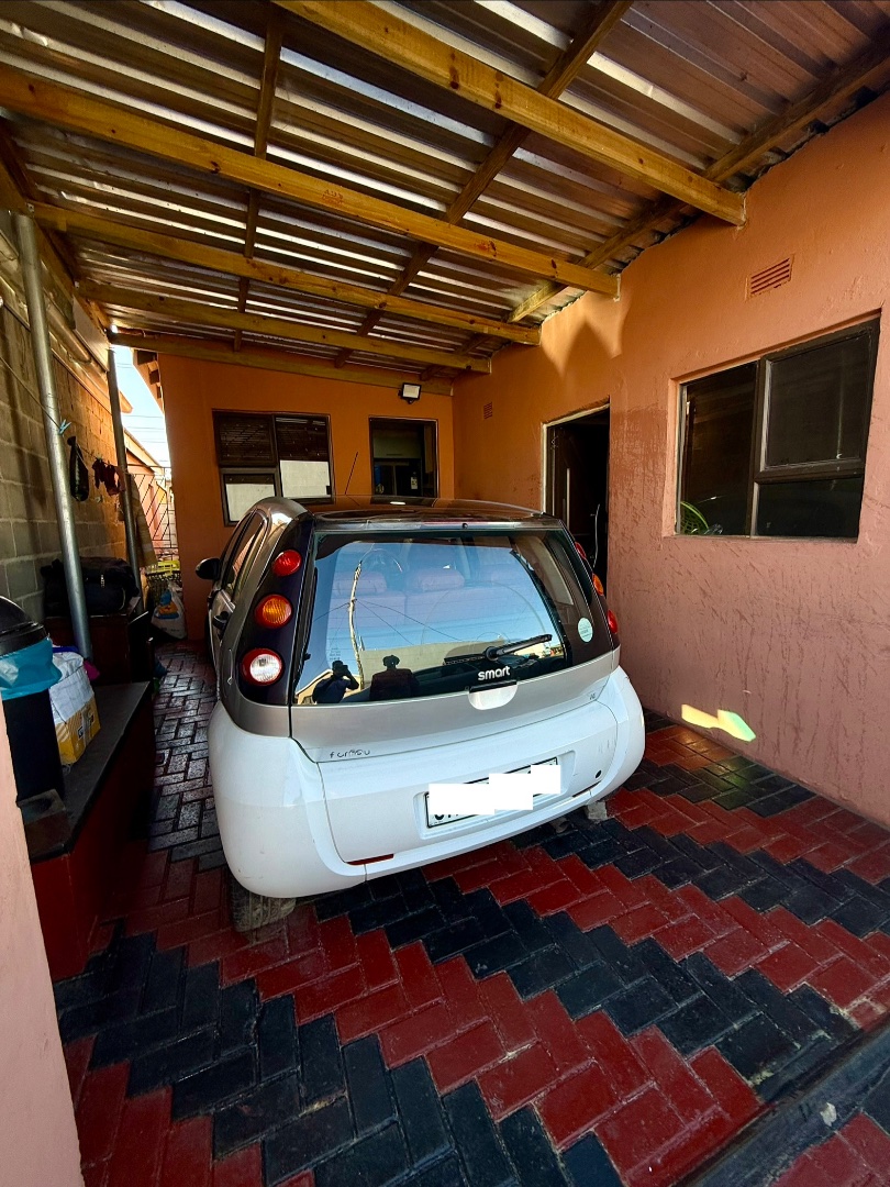 3 Bedroom Property for Sale in Wallacedene Western Cape